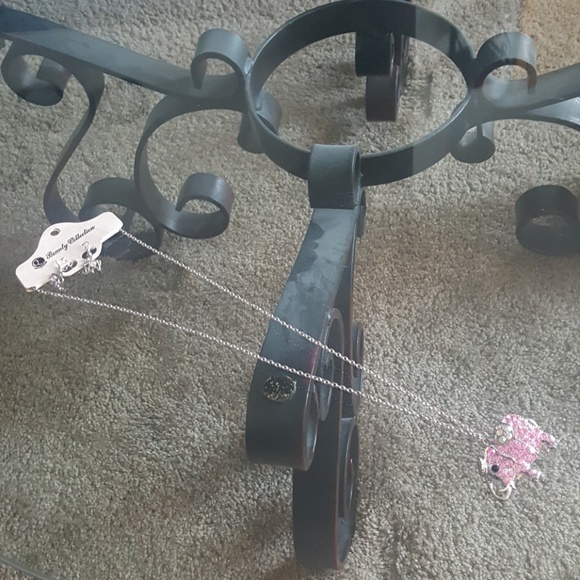 NWT "Pink Elephant Necklace/Earring Set" - Picture 3 of 3